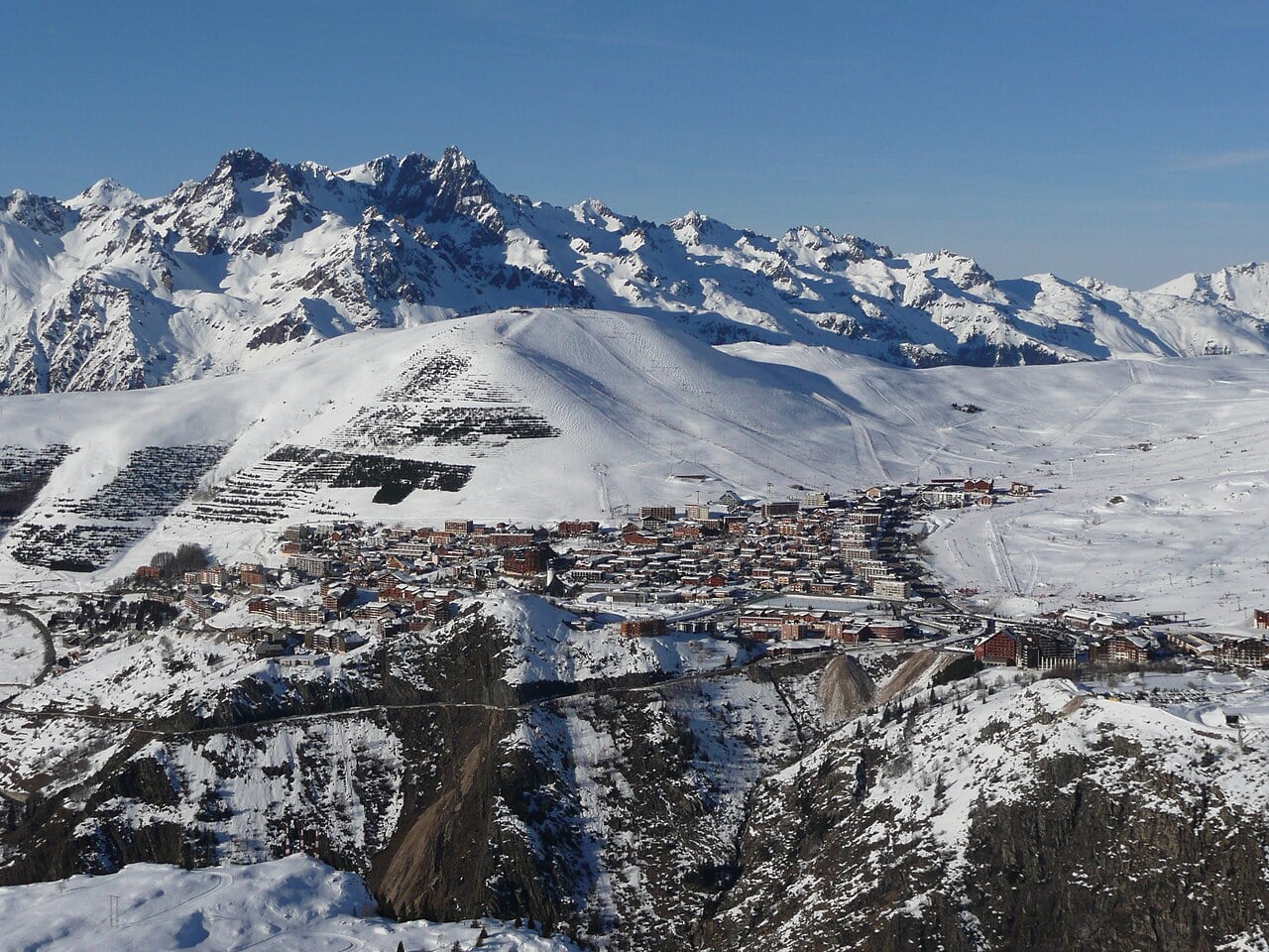 Alpe d’Huez and the surrounding Alpine landscape