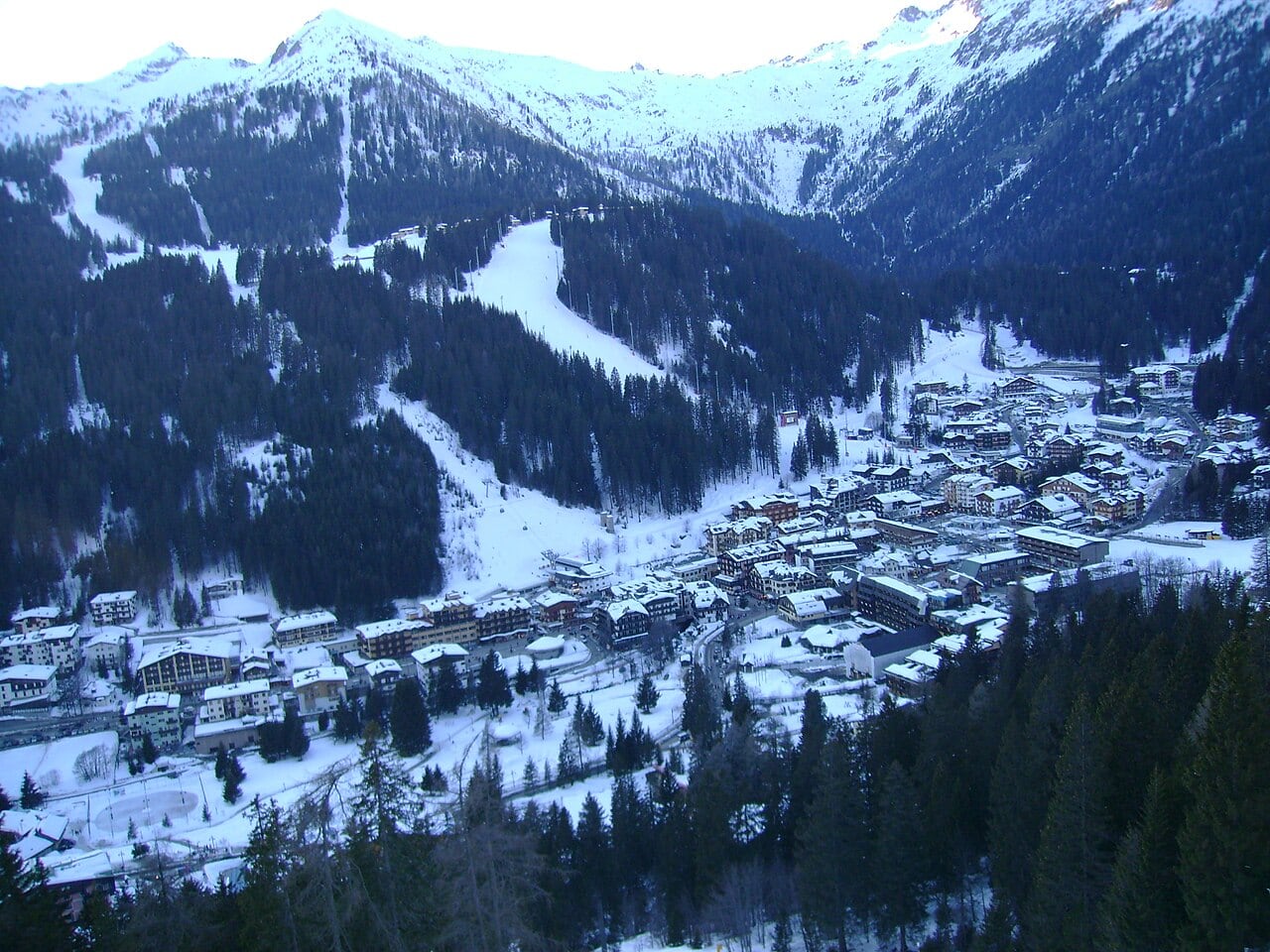 Madonna di Campiglio and its mountain setting